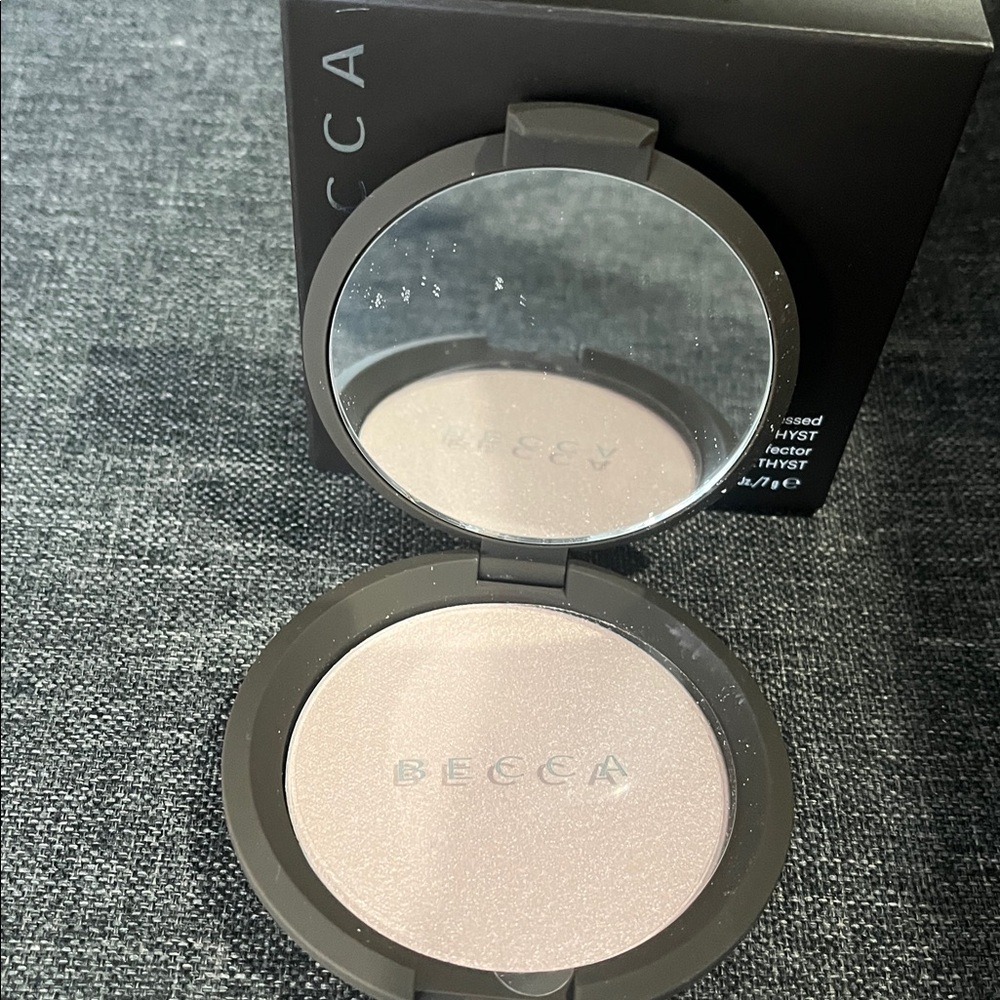 BECCA Radiant Glow Highlighter in Soft Pink
